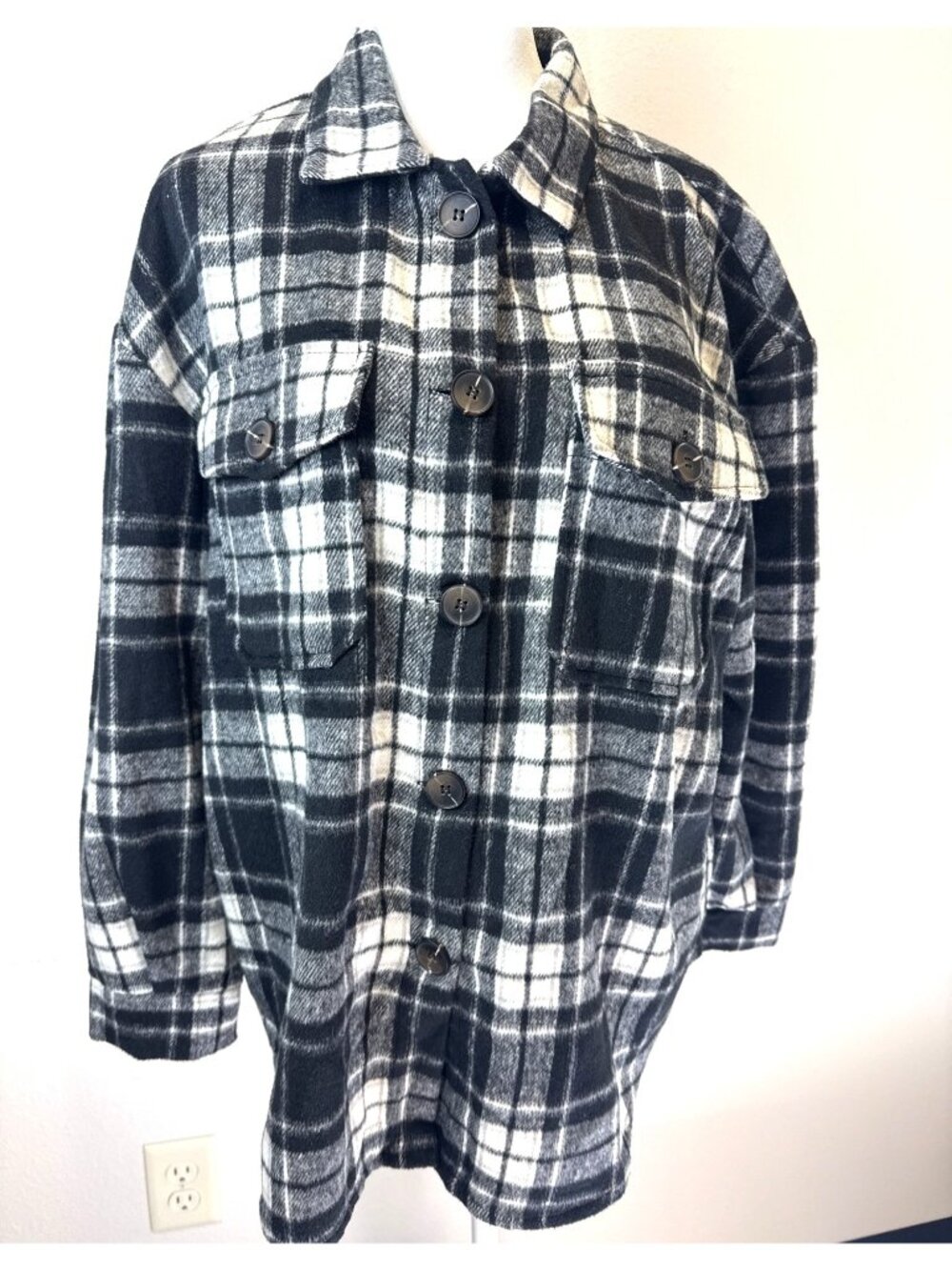 Urban Daizy Flannel Shirt Black/White Plaid Button Up Shacket Small Outdoors